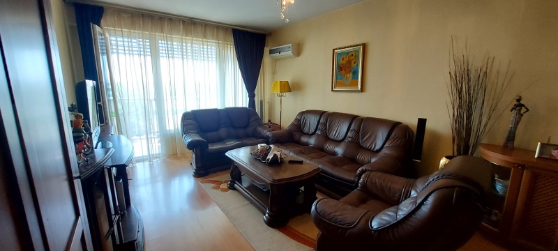 Продава  3-стаен град Хасково , Любен Каравелов , 100 кв.м | 96739034 - изображение [2]