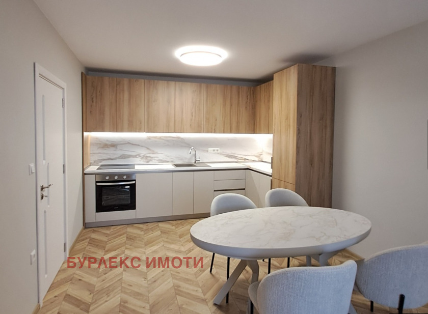 Продава 3-СТАЕН, гр. Варна, Централна поща, снимка 2 - Апартаменти - 55656026