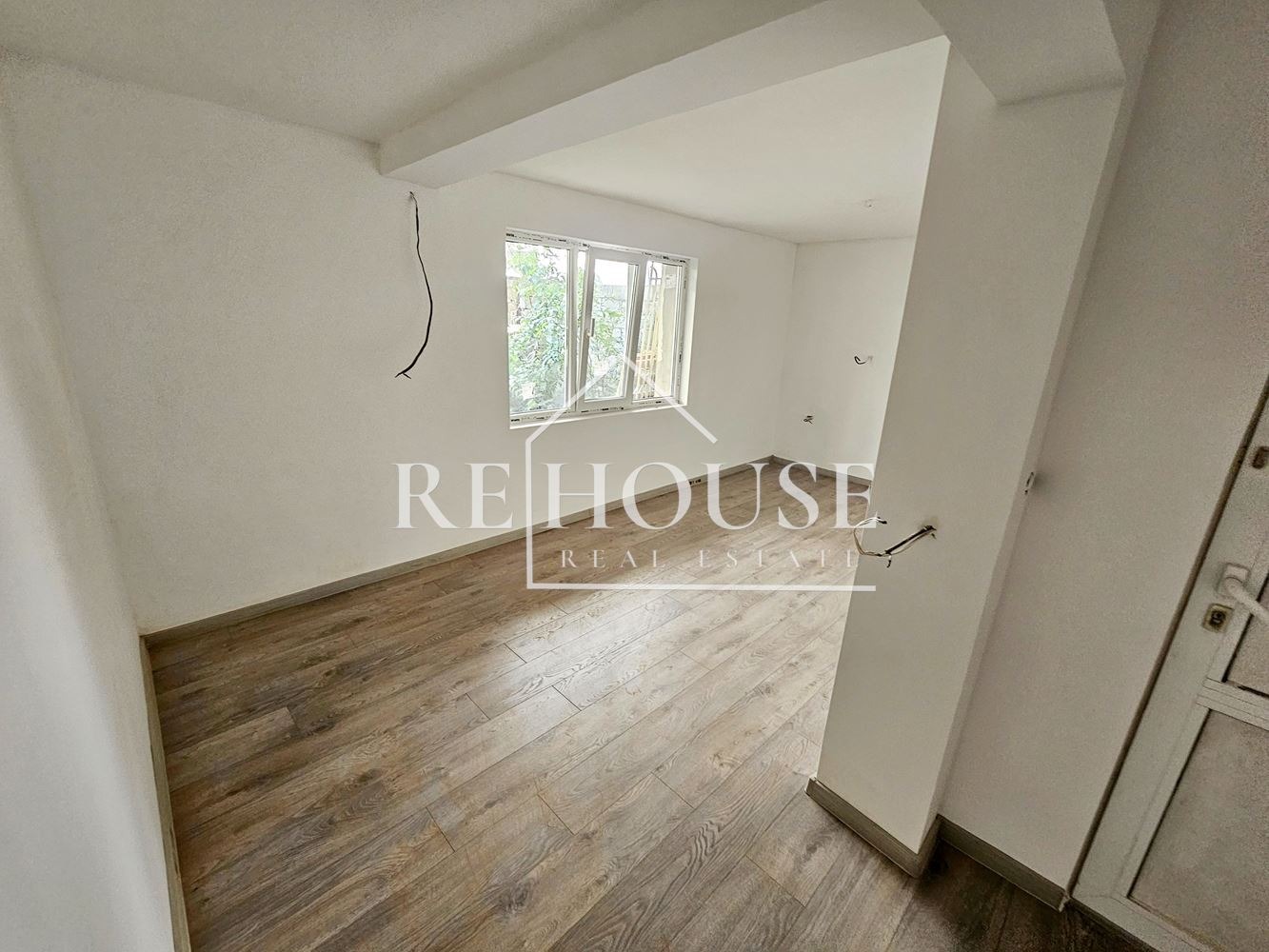 Продава АТЕЛИЕ, ТАВАН, гр. Варна, Колхозен пазар, снимка 3 - Апартаменти - 54922531