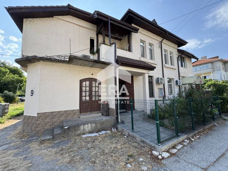 Продава  3-стаен град Силистра , Център , 78 кв.м | 71264661