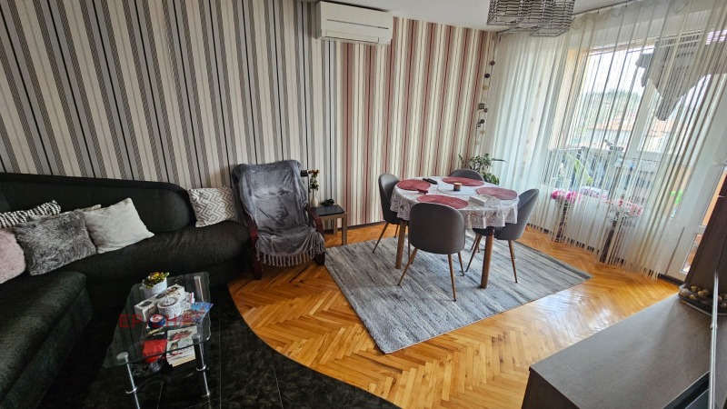 Продава  4-стаен град Шумен , 5-ти полк , 76 кв.м | 89843549 - изображение [2]