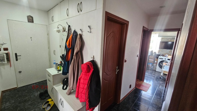 Продава  4-стаен град Шумен , 5-ти полк , 76 кв.м | 89843549 - изображение [8]