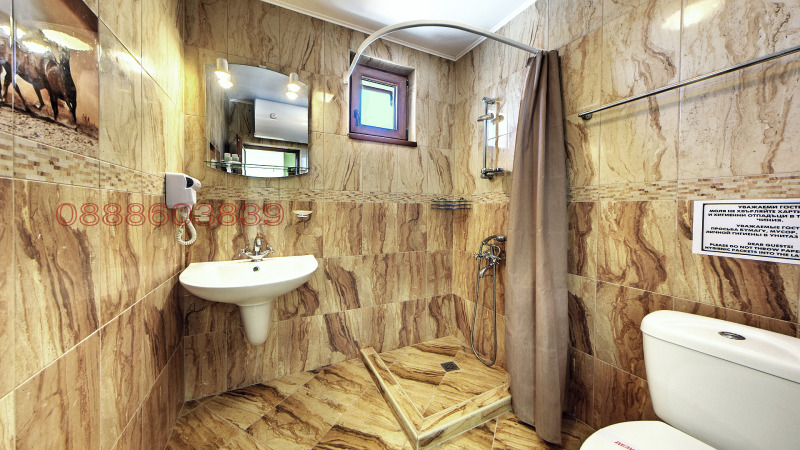 Продава ХОТЕЛ, с. Донковци, област Велико Търново, снимка 13 - Хотели - 52786538