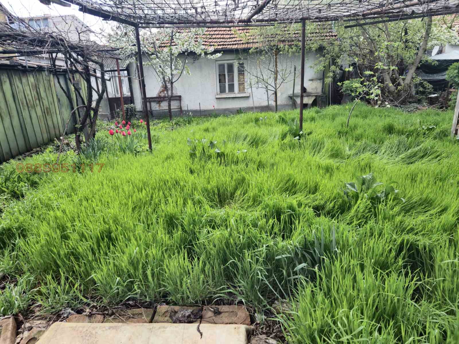 Продава КЪЩА, гр. София, Орландовци, снимка 2 - Къщи - 54242537