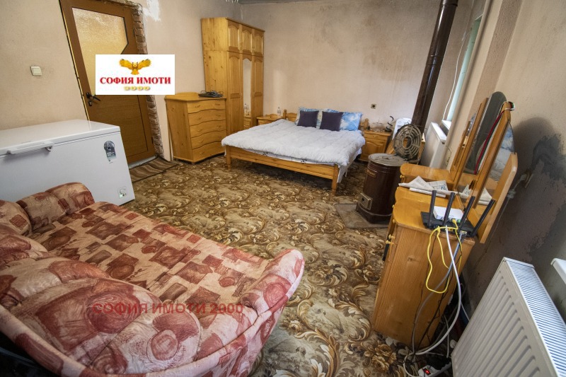 Продава КЪЩА, с. Врачеш, област София област, снимка 12 - Къщи - 52376253