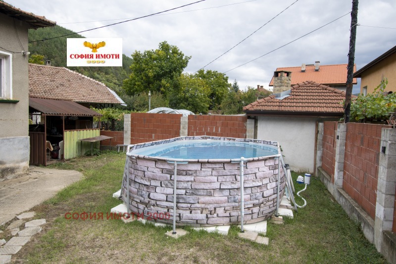 Продава КЪЩА, с. Врачеш, област София област, снимка 9 - Къщи - 52376253