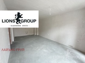 1 quarto Vazrajdane 1, Varna 4