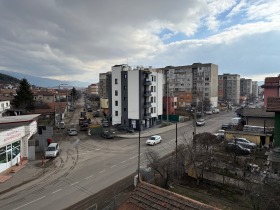 Ev Moşino, Pernik 7