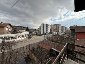 Ev Moşino, Pernik 9