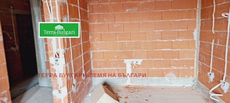 Продава  3-стаен град Перник , Изток , 130 кв.м | 39627118 - изображение [2]