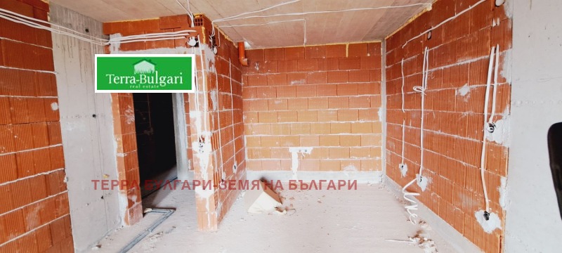 Продава 3-СТАЕН, гр. Перник, Изток, снимка 2 - Aпартаменти - 48908311