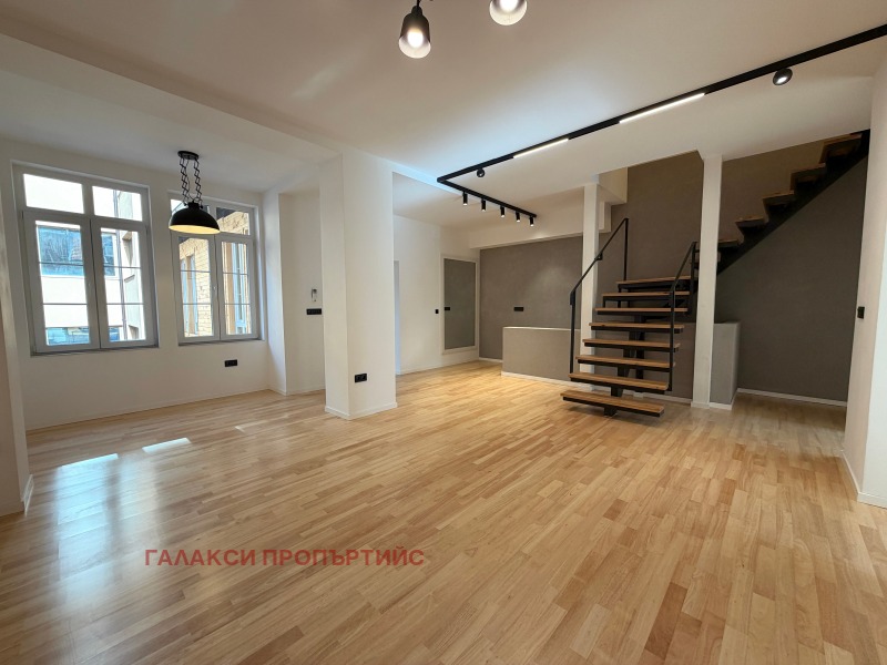 Продава КЪЩА, град София, Център • 530000 € / 1036589.90 лв. • 81818059 1