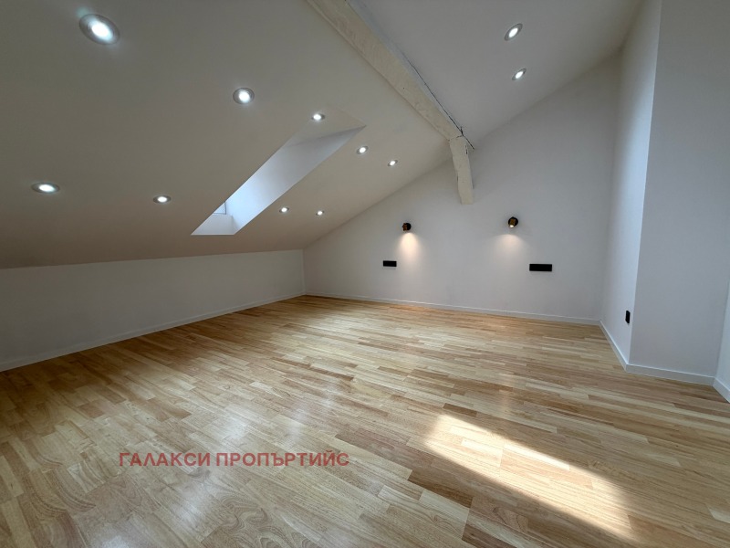 Продава КЪЩА, гр. София, Център, снимка 12 - Къщи - 52463291