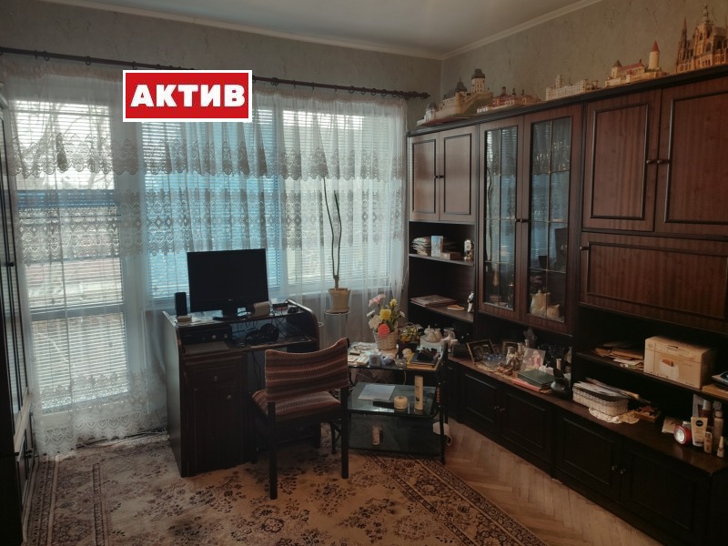 Продава 2-СТАЕН, гр. Търговище, Запад 1, снимка 2 - Aпартаменти - 49167557