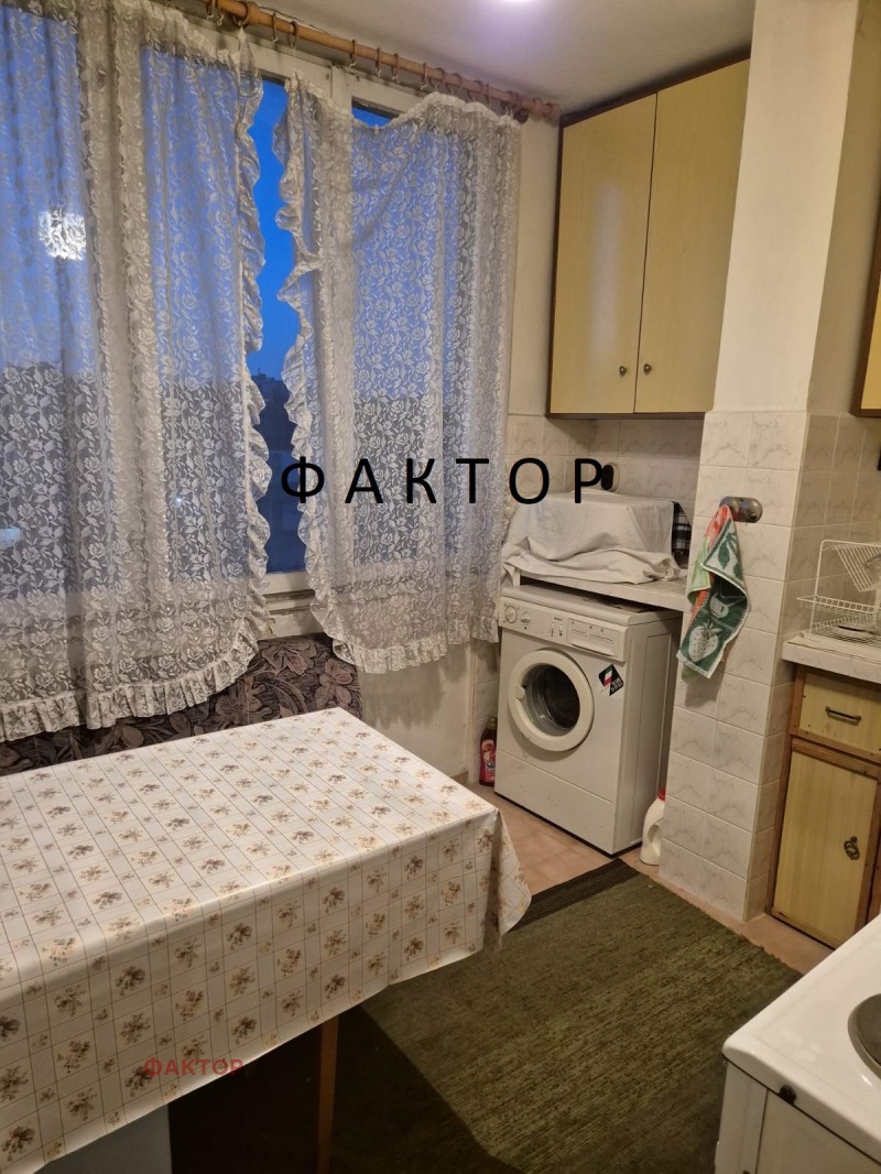 Продава 3-СТАЕН, гр. Чирпан, област Стара Загора, снимка 3 - Aпартаменти - 46918628