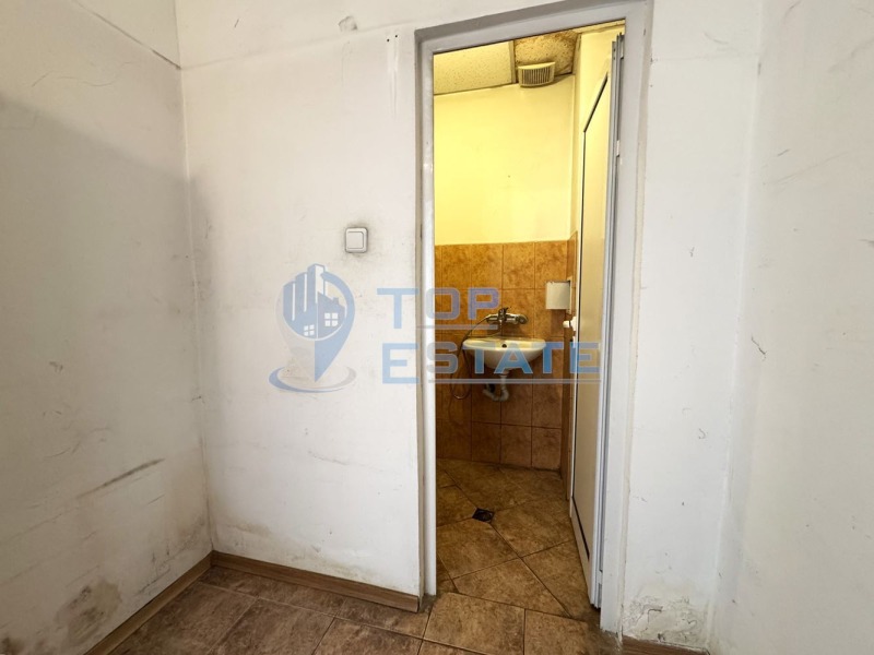 Продава МАГАЗИН, гр. Велико Търново, Център, снимка 4 - Магазини - 52691014