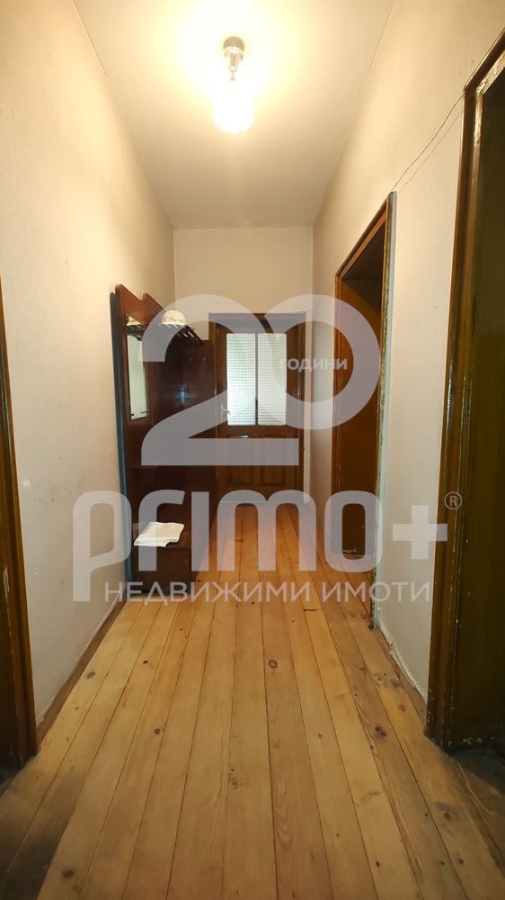 Продава ЕТАЖ ОТ КЪЩА, гр. Велико Търново, Център, снимка 6 - Етаж от къща - 52629638