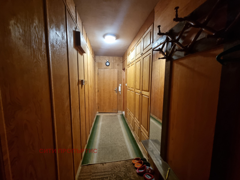 Продава МНОГОСТАЕН, гр. Благоевград, Широк център, снимка 6 - Апартаменти - 52545774