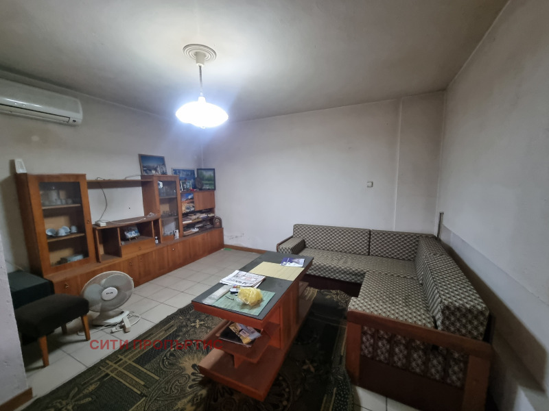 Продава МНОГОСТАЕН, гр. Благоевград, Широк център, снимка 3 - Апартаменти - 52545774