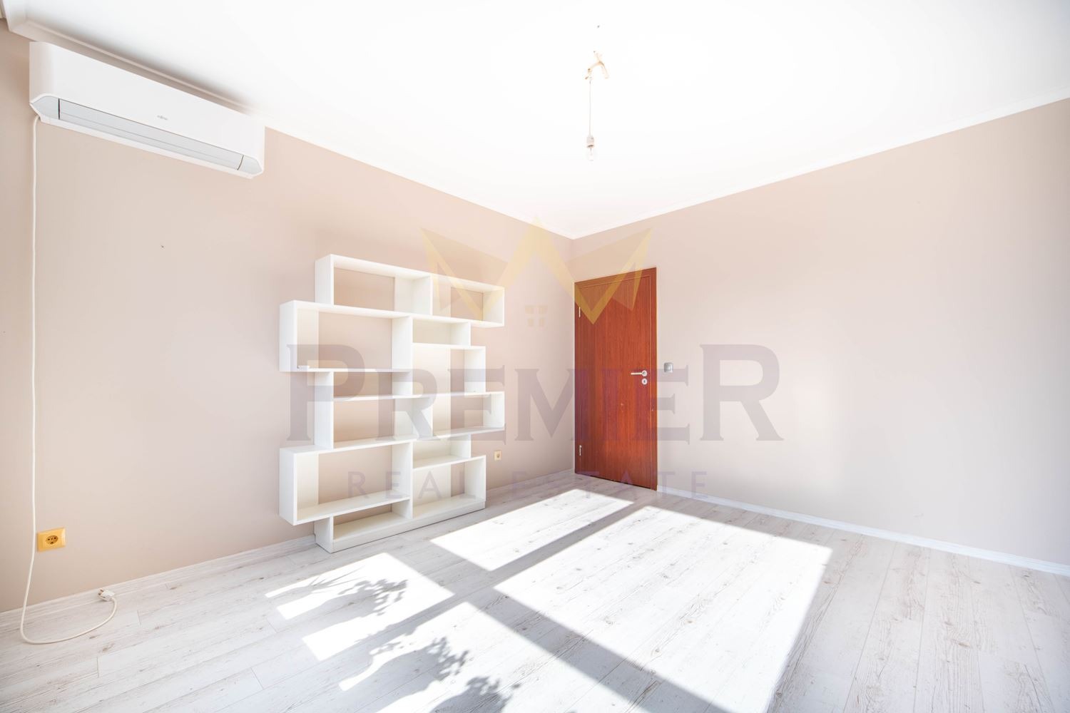 Продава 3-СТАЕН, гр. Варна, м-т Горна Трака, снимка 9 - Апартаменти - 54701712