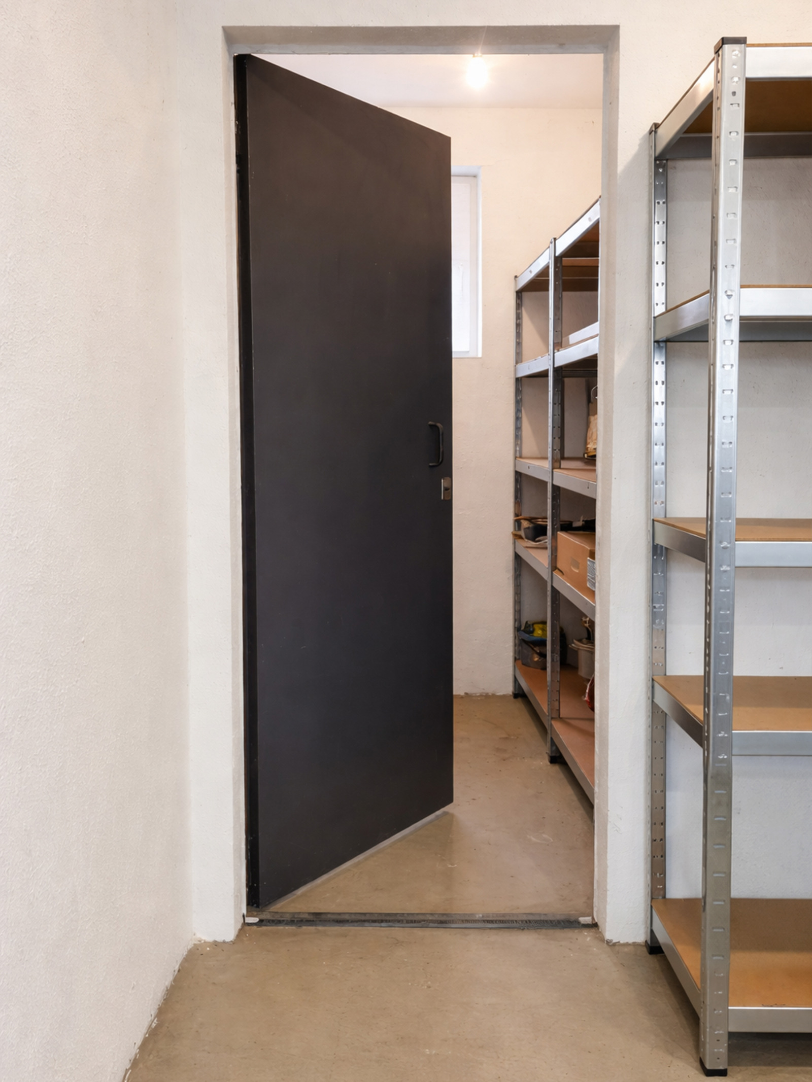 Продава ГАРАЖ, ПАРКОМЯСТО, гр. София, Манастирски ливади, снимка 2 - Гаражи и паркоместа - 54075626