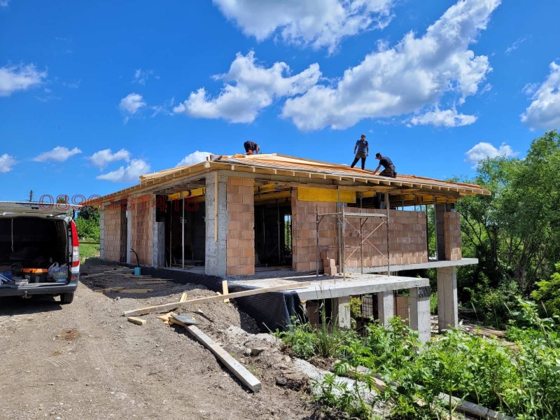 Продава КЪЩА, с. Стража, област Търговище, снимка 6 - Къщи - 52782500