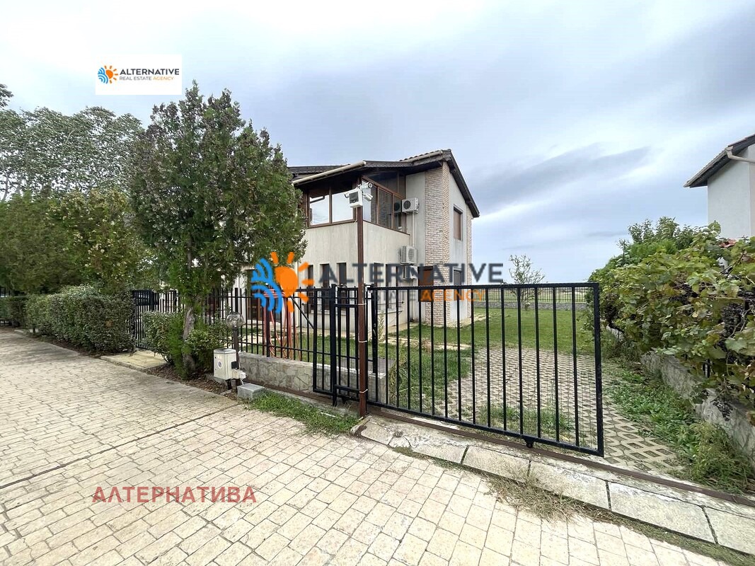 Продава КЪЩА, с. Гюльовца, област Бургас