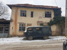 Продажба на имоти в с. Микре, област Ловеч - изображение 1 