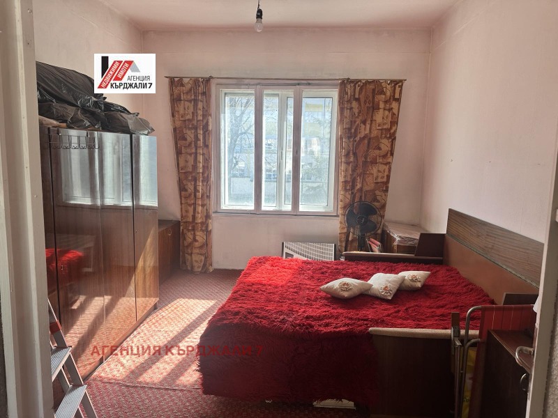 Продава 3-СТАЕН, гр. Кърджали, Център, снимка 2 - Апартаменти - 53601499