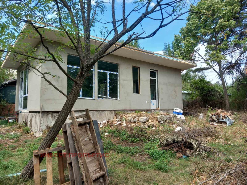Продава КЪЩА в област София, гр. Годеч - 50 кв.м / 55 000 € » 107 570.65 лв., ИНВЕСТ ПРОПЪРТИС