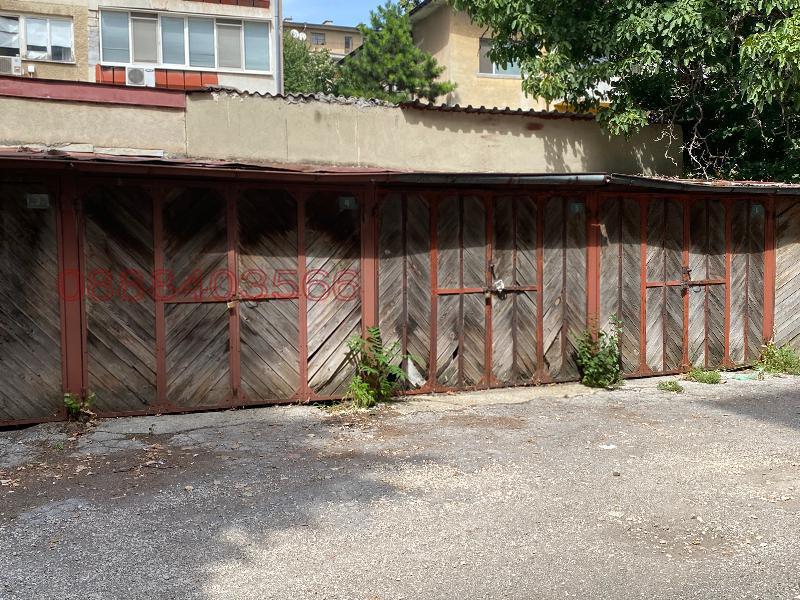 Продава ГАРАЖ, ПАРКОМЯСТО, гр. Добрич, Център, снимка 2 - Гаражи и паркоместа - 52779026
