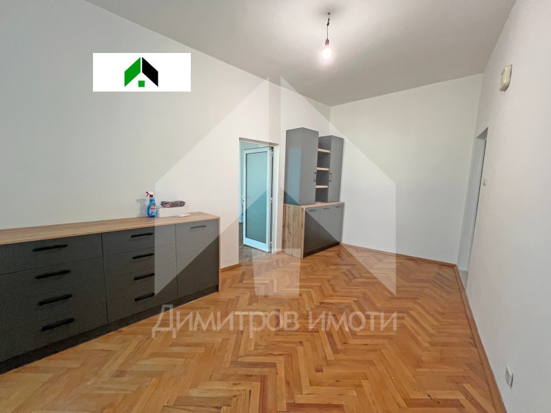 Продава 2-СТАЕН, гр. Нови пазар, област Шумен, снимка 2 - Апартаменти - 53022357