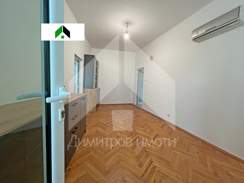 Продава 2-СТАЕН, гр. Нови пазар, област Шумен, снимка 2 - Апартаменти - 52124815