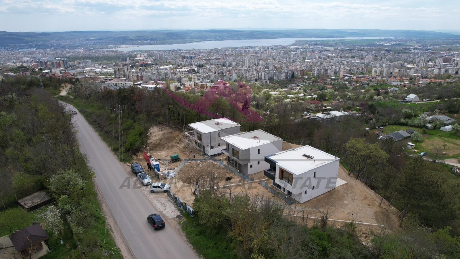 Продава КЪЩА, гр. Варна, м-т Пчелина, снимка 2 - Къщи - 54365703