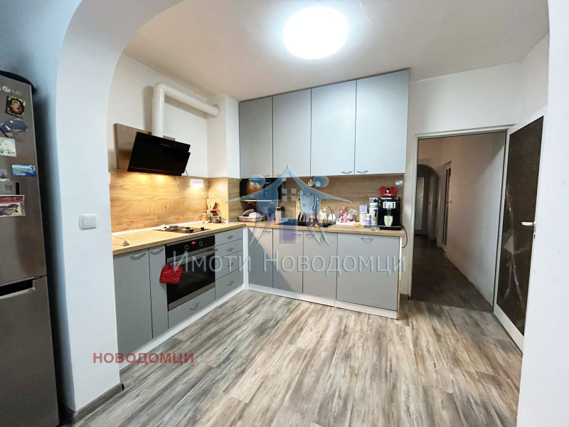 Продава 4-СТАЕН в град Шумен, Тракия - 110 кв.м / 143 000 € » 279 683.69 лв., НОВОДОМЦИ