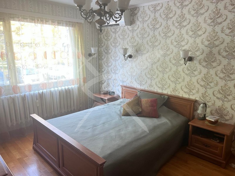 Продава 4-СТАЕН, гр. София, Света Троица, снимка 9 - Aпартаменти - 49095500