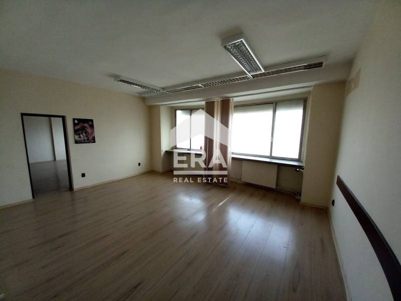 Te koop  Kantoor Pleven , Sjirok tsentar , 284 m² | 47978681 - afbeelding [2]