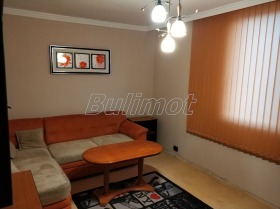 1 Schlafzimmer Grand Mol, Warna