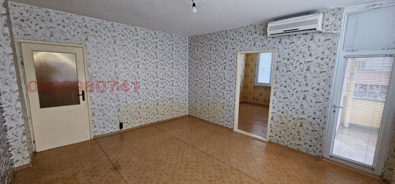 Продава 3-СТАЕН, гр. Ямбол, Граф Игнатиев, снимка 2 - Апартаменти - 53498531