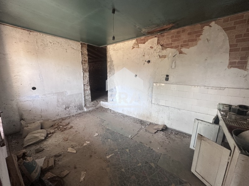 Продава КЪЩА, с. Лесичери, област Велико Търново, снимка 3 - Къщи - 56270085