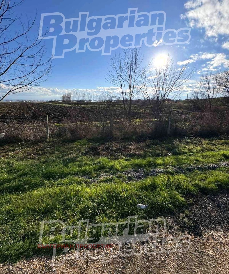 Продава ПАРЦЕЛ в област Пазарджик, с. Сарая - 10971 кв.м / 219 420 € » 429 148.22 лв., БЪЛГЕРИАН ПРОПЕРТИС