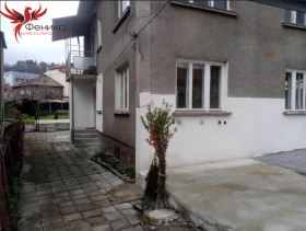 Продажба на имоти в Варош, град Перник - изображение 13 