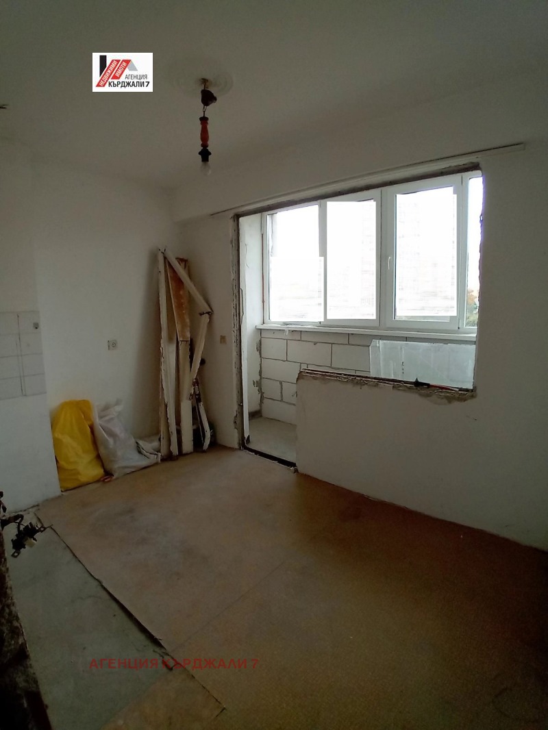 À venda  1 quarto Kardjali , Vazrojdenci , 50 m² | 64079325 - imagem [3]