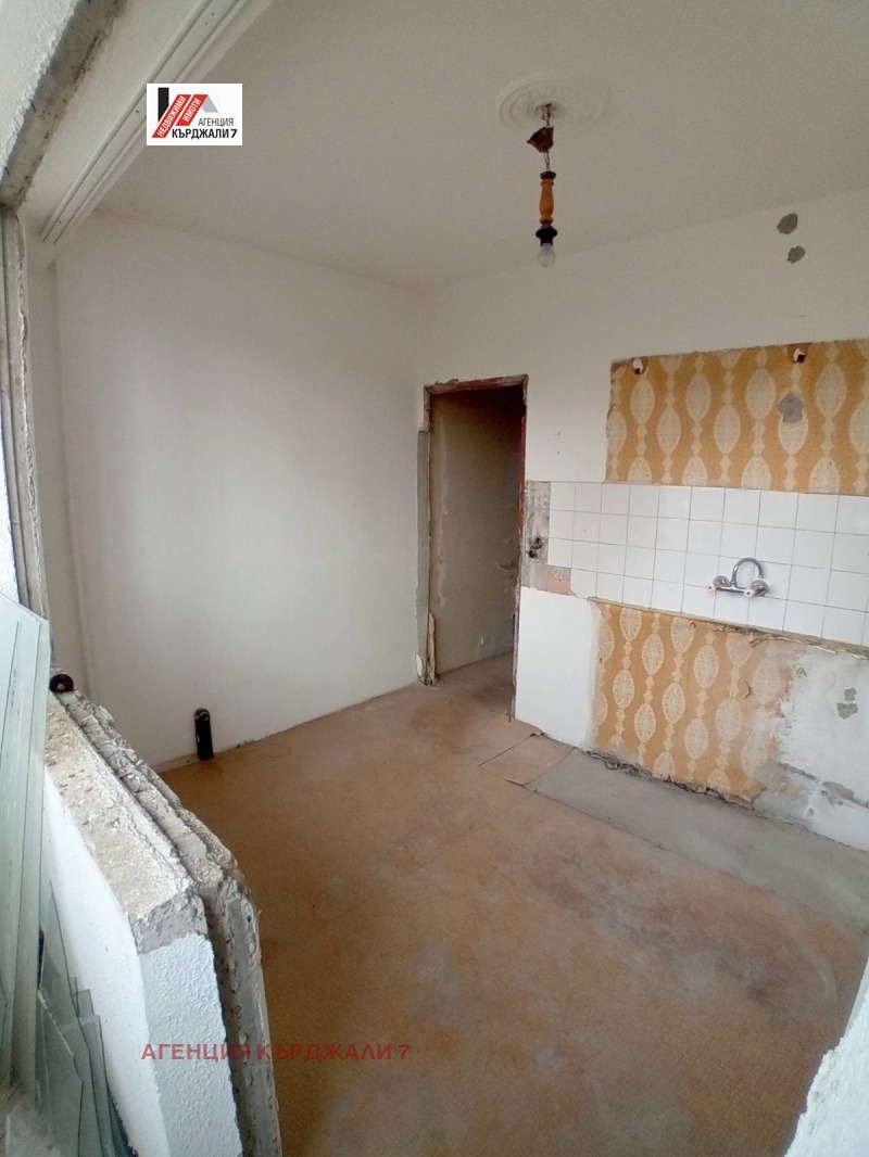 À venda  1 quarto Kardjali , Vazrojdenci , 50 m² | 64079325 - imagem [4]