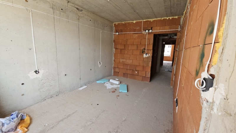 Продава  2-стаен град Пловдив , Остромила , 65 кв.м | 80609825 - изображение [7]