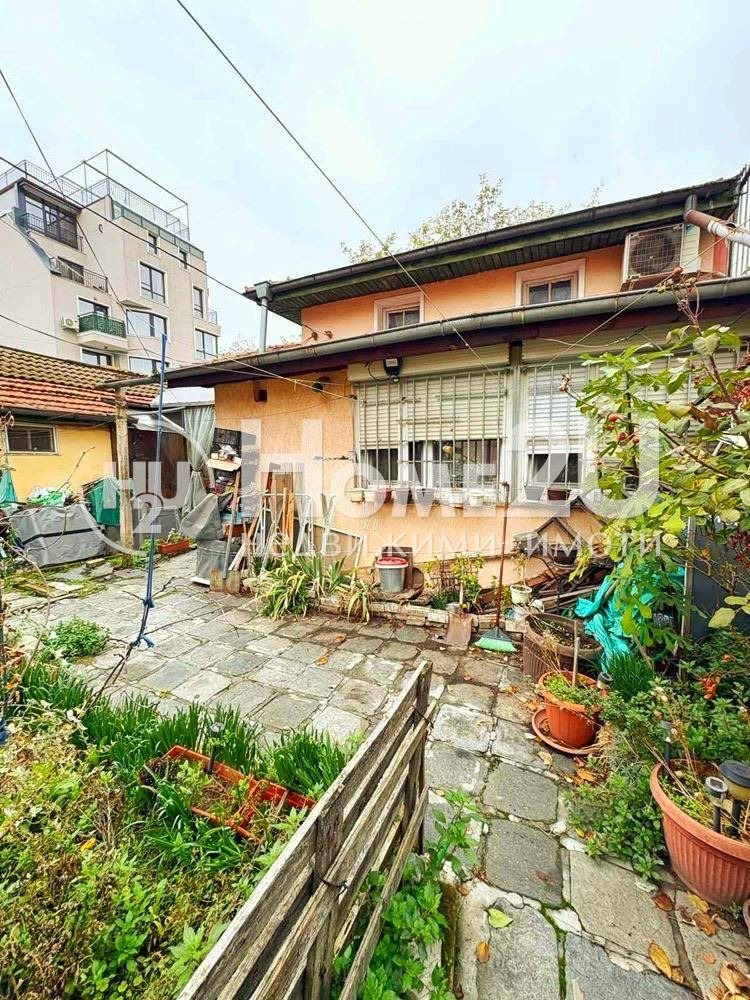 Продава КЪЩА, гр. Пловдив, Център, снимка 2 - Къщи - 52134124