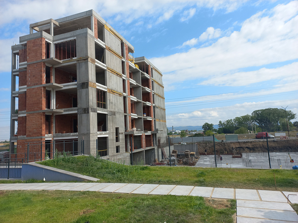Продава ГАРАЖ, ПАРКОМЯСТО, гр. София, Обеля 2, снимка 9 - Гаражи и паркоместа - 54845669