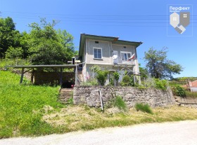 Продажба на имоти в с. Войнежа, област Велико Търново - изображение 3 