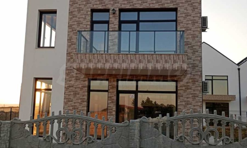 Продава КЪЩА, с. Кошарица, област Бургас, снимка 4 - Къщи - 51984340