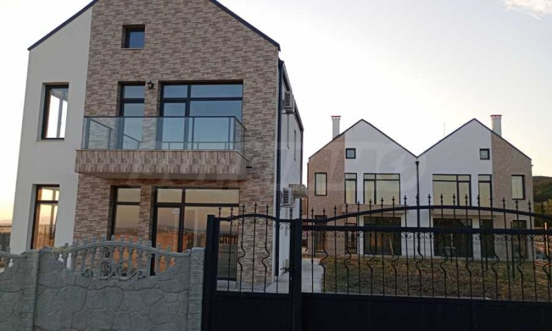 Продава КЪЩА, с. Кошарица, област Бургас, снимка 3 - Къщи - 51984340